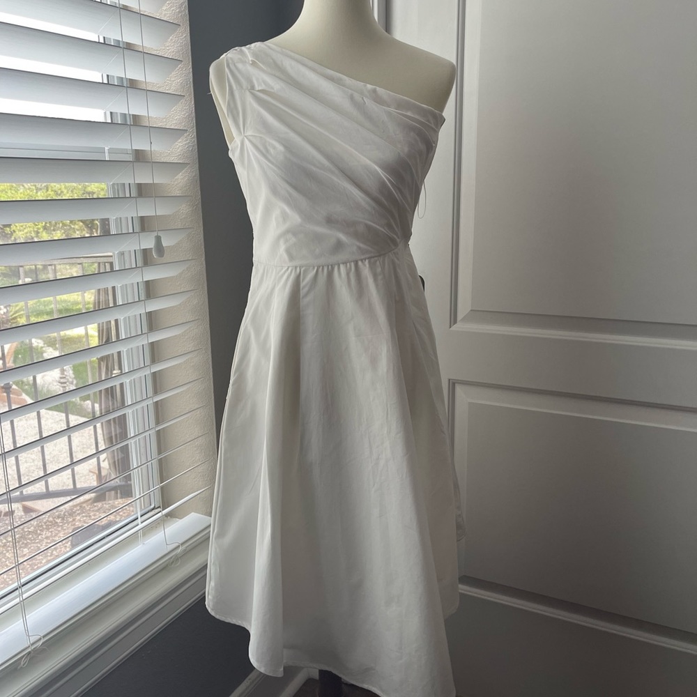 Plains and Prints asymmetric one shoulder white dress, new with tags. Size S